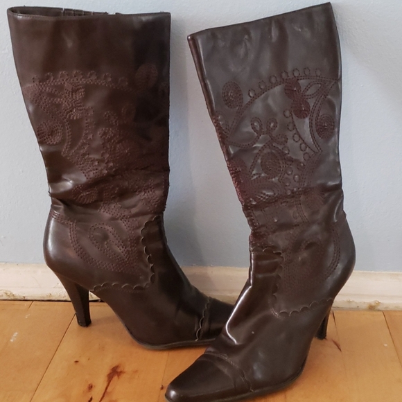 Boots - Picture 1 of 2